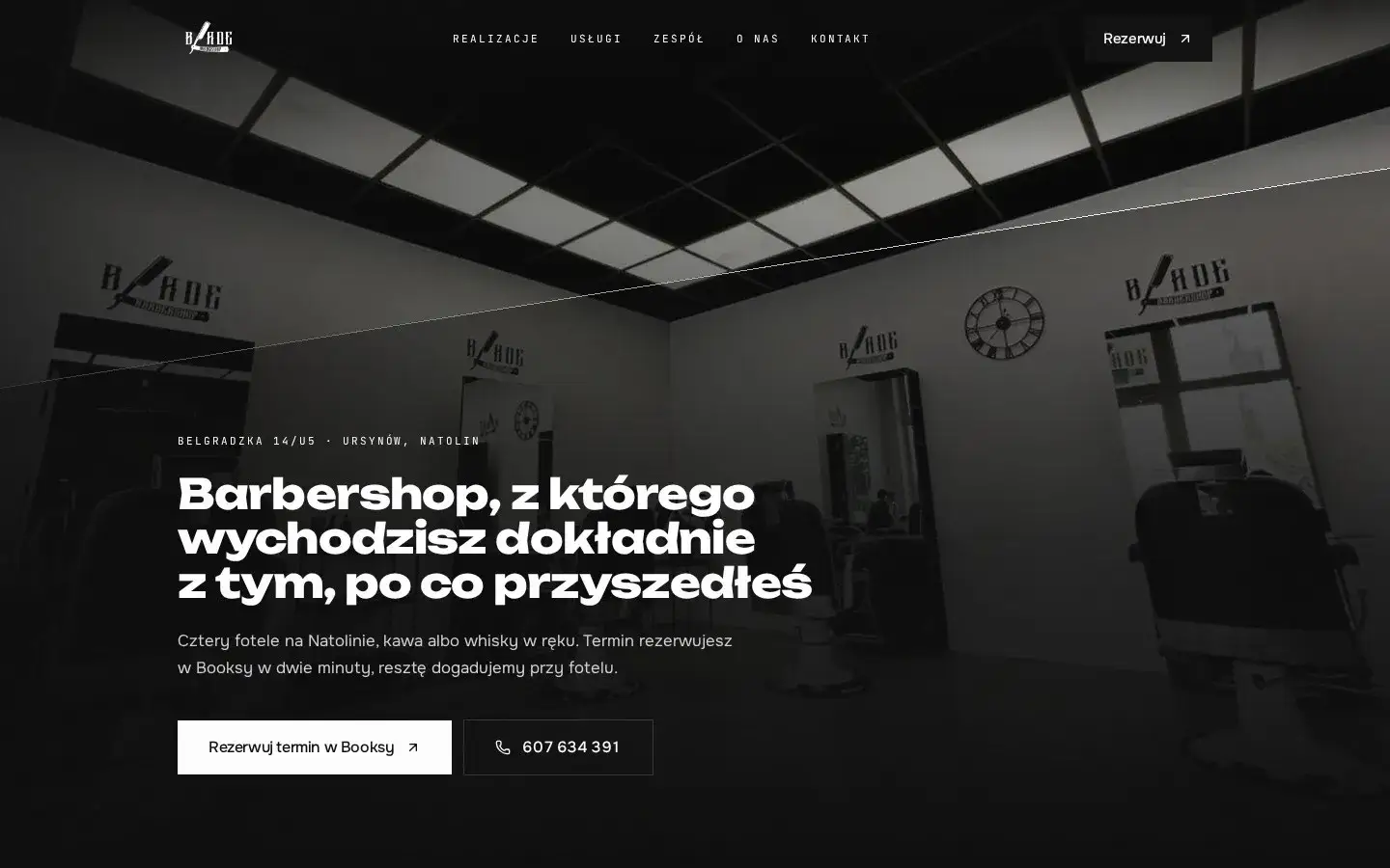 Pierwszy ekran strony Blade Barbershop: wnętrze zakładu i przycisk rezerwacji w Booksy